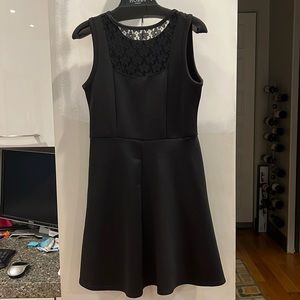 Black sleeveless dress